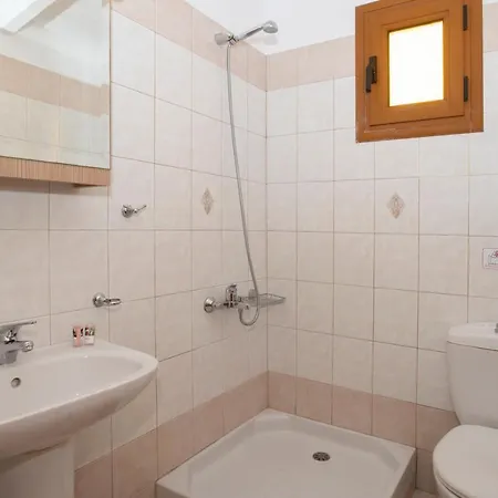 Asterias Apartment Finikounta